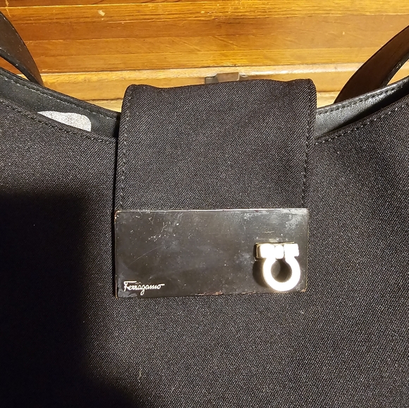 Salvatore Ferragamo Giancini Black Shoulder Bag Vintage 21 0195 GUC 2001 - Picture 5 of 14